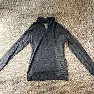 Grey figs underscrub shirt